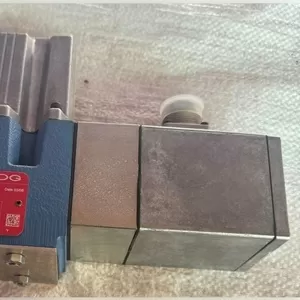 Електрогідравлічний сервоклапан Moog D691Z2094G