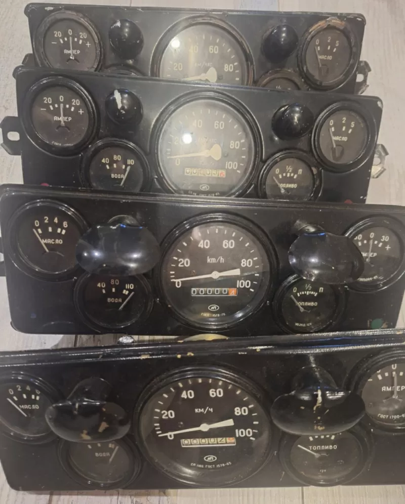 Панель приладів автомобіля ГАЗ