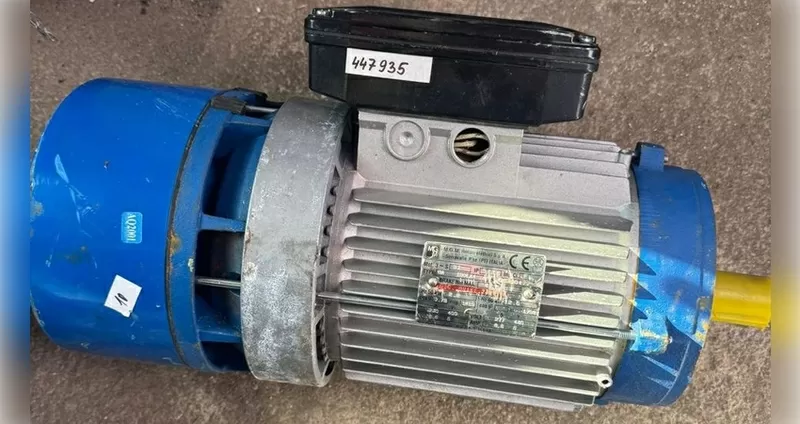 Електродвигун з електромагнітним гальмом MGM BA100LA4