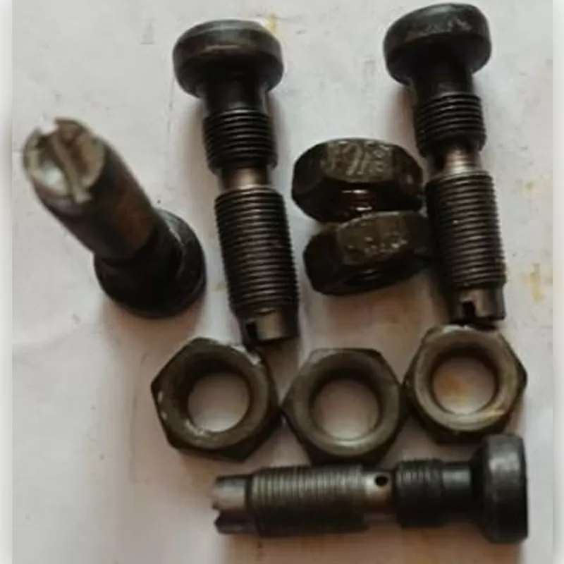 Гвинт регулювальний коромисла з гайкою ЯМЗ КРАЗ,  МАЗ,  Т-150 